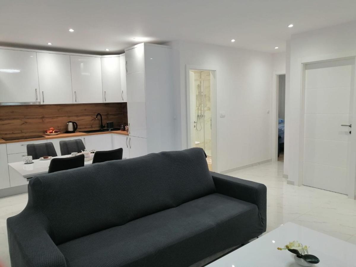 Apartmani Marivo Baska Voda Exterior photo